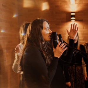 Deea Axinte - Ce Bucurie Am in Isus (2021)