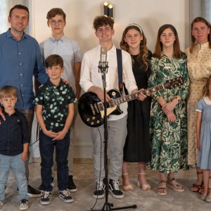 Familia Mihai - Lauda Mea Esti Tu Negativ (2022)