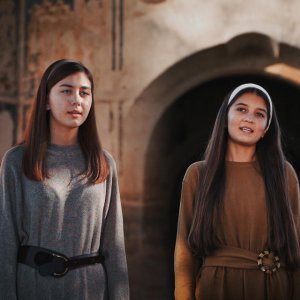 Cantari Nemuritoare Si Pricesne Ortodoxe - Lumina Veşniciei Noastre | Surorile Susanu - Suceava | Cântare