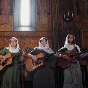 Cantari Nemuritoare Si Pricesne Ortodoxe - Maica Domnului Iisus | Cântare