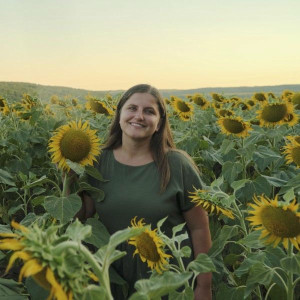 Carolina Nedorea - Trec Anii, Ai Grija Cum Traiesti (2025)